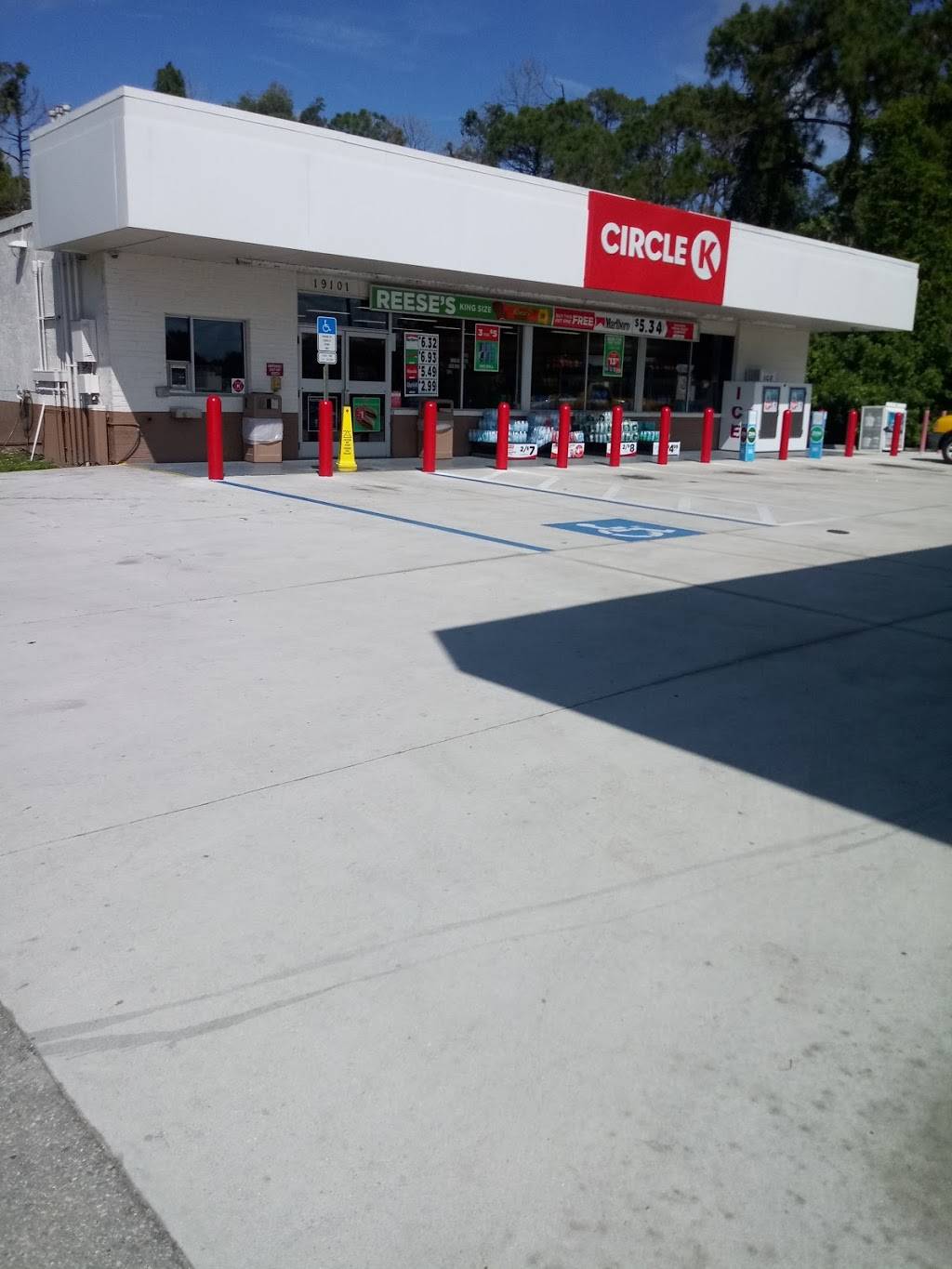 Circle K | cafe | 19101 US-41, North Fort Myers, FL 33903, USA | 2397315151 OR +1 239-731-5151