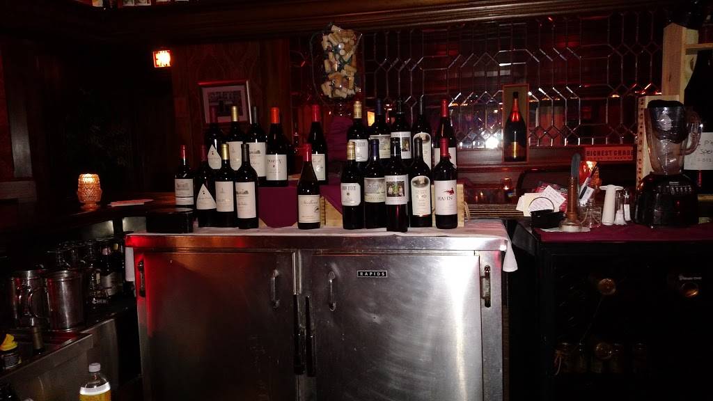 Winifreds | restaurant | 3847 1st Ave SE, Cedar Rapids, IA 52402, USA | 3193646125 OR +1 319-364-6125