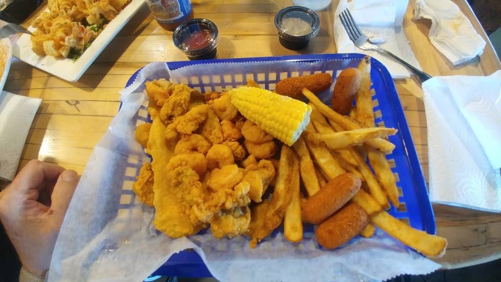 Full Moon Oyster Bar - Atlantic Beach | restaurant | 505 Atlantic Beach Causeway, Atlantic Beach, NC 28512, USA | 2522227667 OR +1 252-222-7667