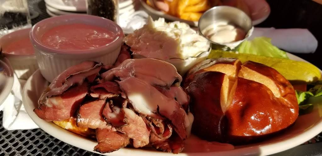 Country House Restaurant | restaurant | 2799 Maple Ave, Lisle, IL 60532, USA | 6309830545 OR +1 630-983-0545