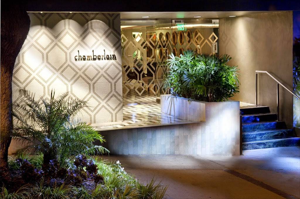 Chamberlains Bistro West Hollywood | restaurant | 1000 Westmount Dr, West Hollywood, CA 90069, USA | 3106577400 OR +1 310-657-7400