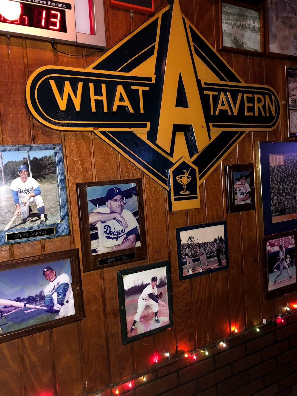 What A Tavern | restaurant | 58 Royal Palm Pointe, Vero Beach, FL 32960, USA | 7725671599 OR +1 772-567-1599