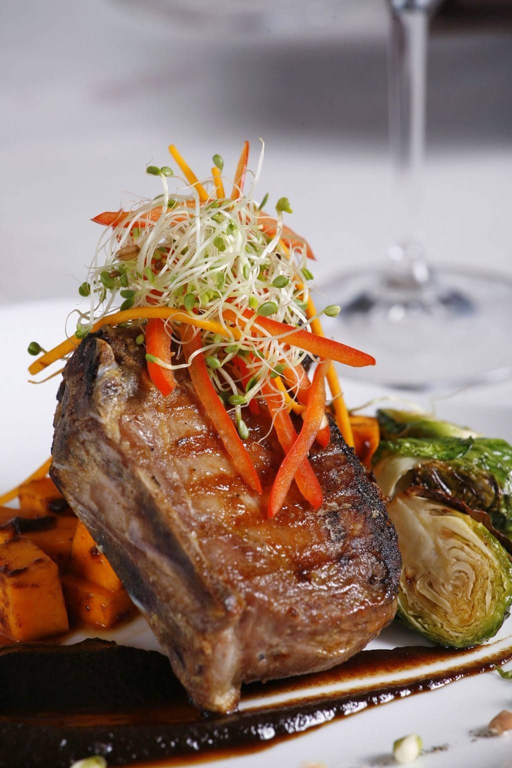 M Waterfront Grille | restaurant | The Village on Venetian Bay, 4300 Gulf Shore Blvd N, Naples, FL 34103, USA | 2392634421 OR +1 239-263-4421