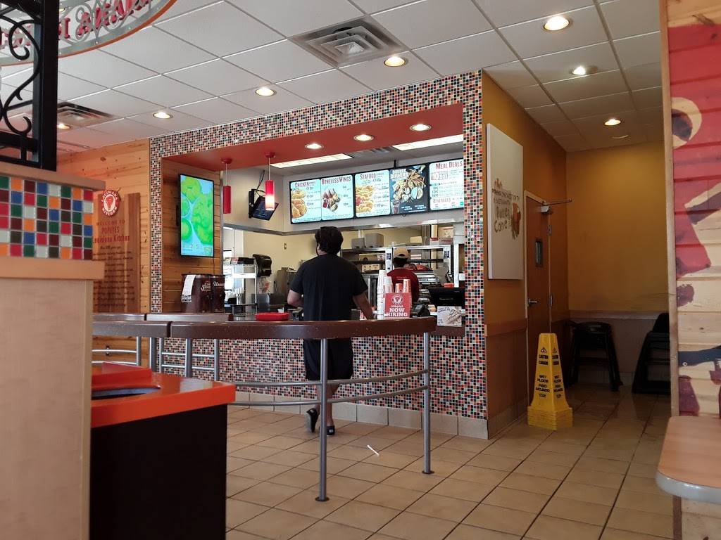 Popeyes Louisiana Kitchen | restaurant | 6233 Northwest Expy, Oklahoma City, OK 73132, USA | 4057224830 OR +1 405-722-4830