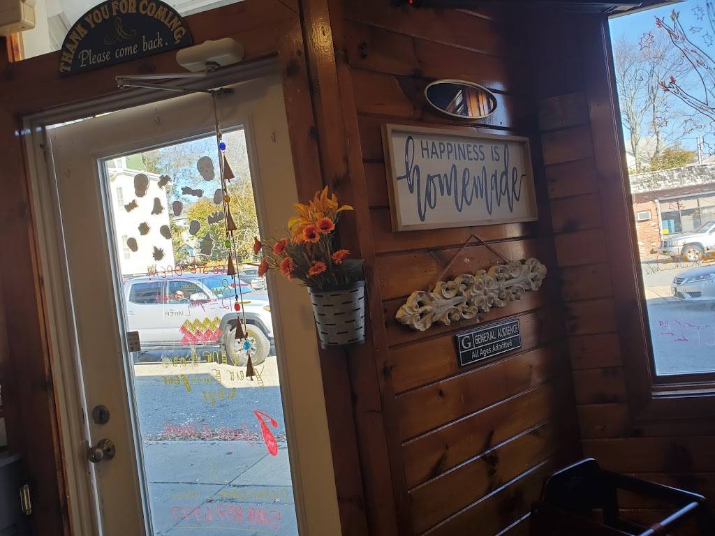 Your Way Restaurant | restaurant | 609 Locust St, Fall River, MA 02720, USA | 5088376777 OR +1 508-837-6777