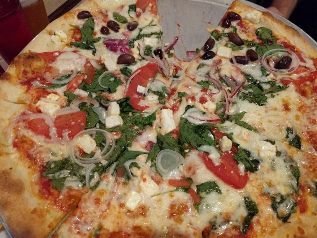 Giannas Pizzeria & Restaurant | restaurant | 7386 Harbour Towne Pkwy, Suffolk, VA 23435, USA | 7573941255 OR +1 757-394-1255