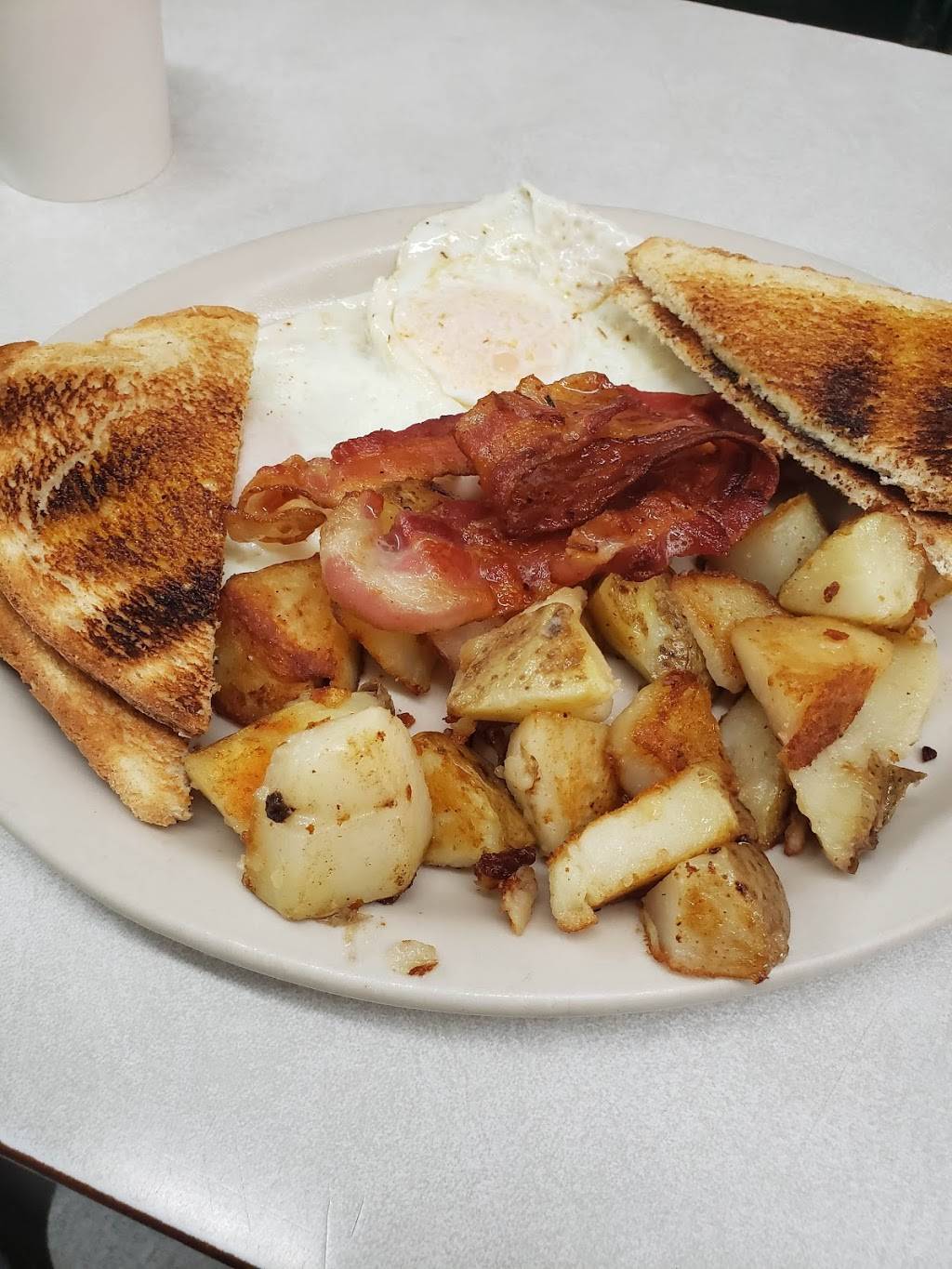 Dock Street Coffee Shop | cafe | 2 Dock St, Edgartown, MA 02539, USA | 5086275232 OR +1 508-627-5232