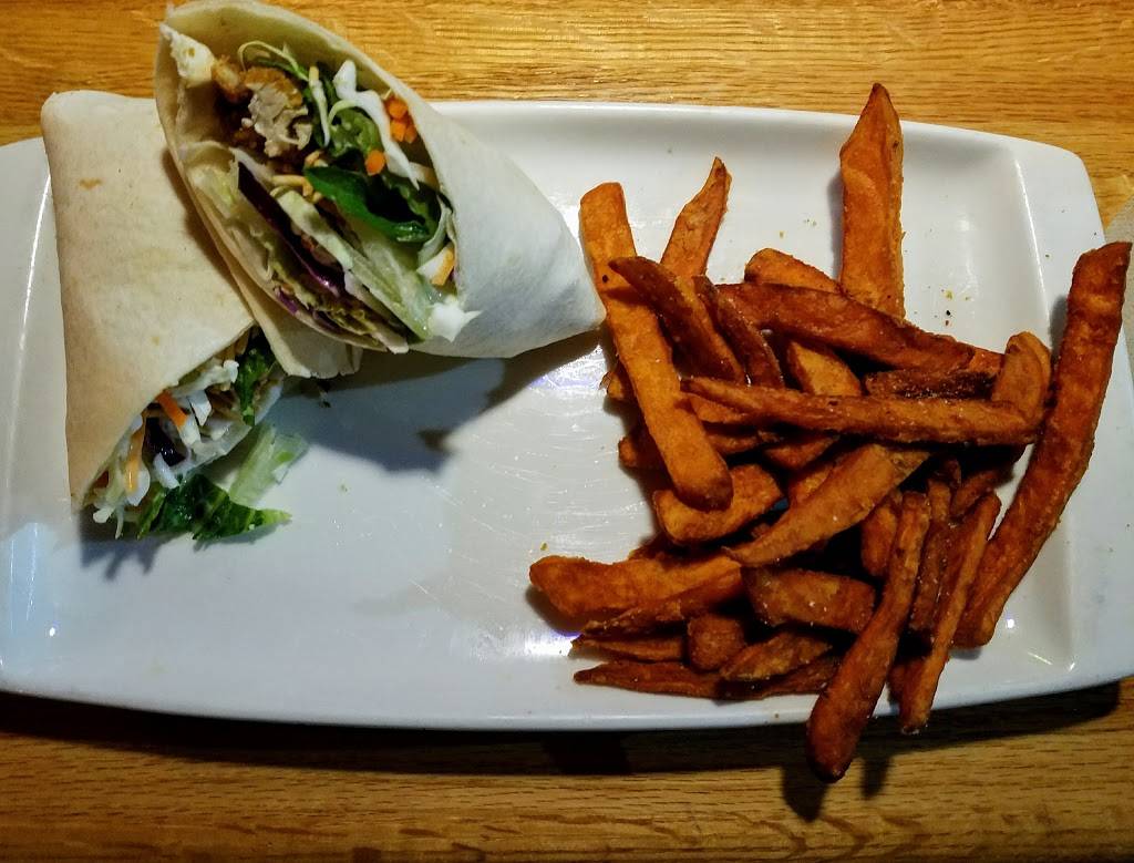 Applebees Grill + Bar | restaurant | 17771 Southpark Center, Strongsville, OH 44136, USA | 4405725292 OR +1 440-572-5292