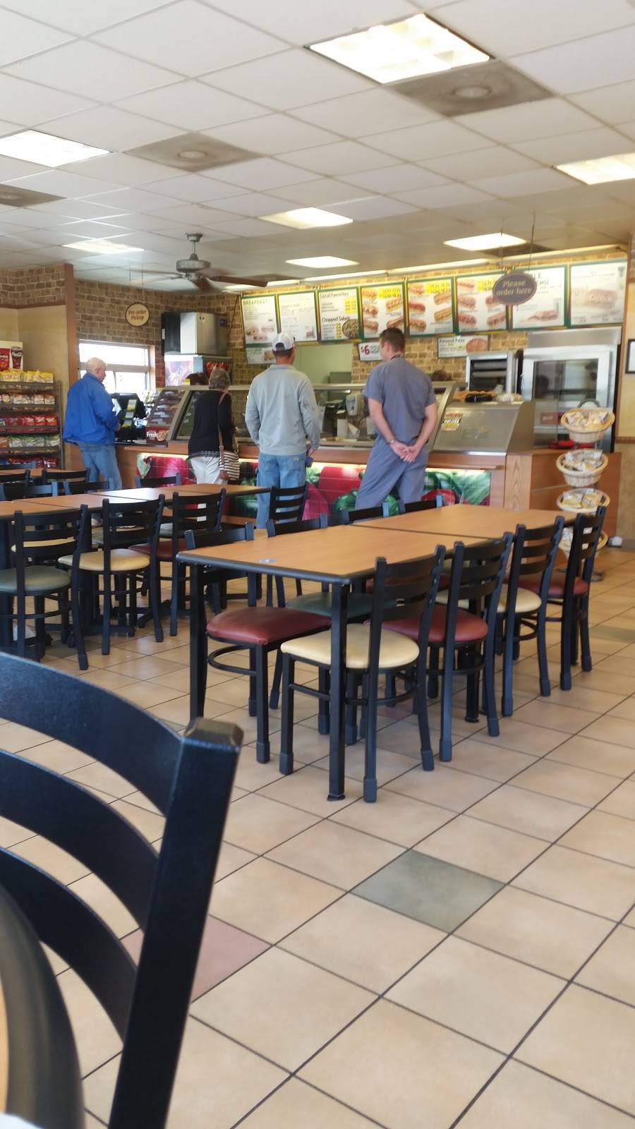 Subway | restaurant | 160 Crockett Manor Dr, Trenton, TN 38382, USA | 7318559555 OR +1 731-855-9555