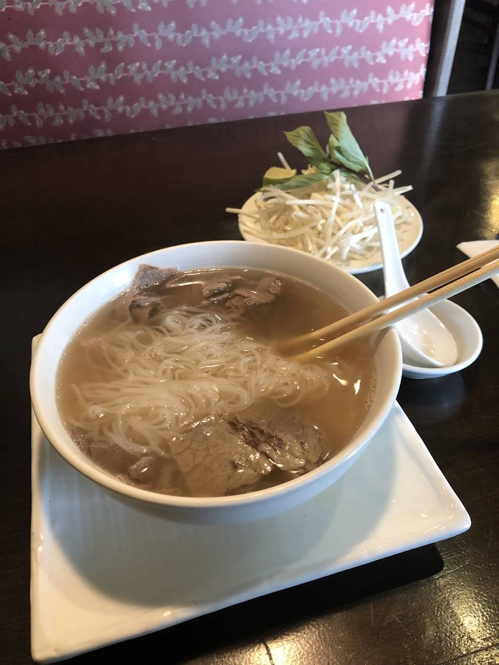 Pho Olivia | restaurant | 2466 E Chapman Ave, Fullerton, CA 92831, USA | 7145255888 OR +1 714-525-5888