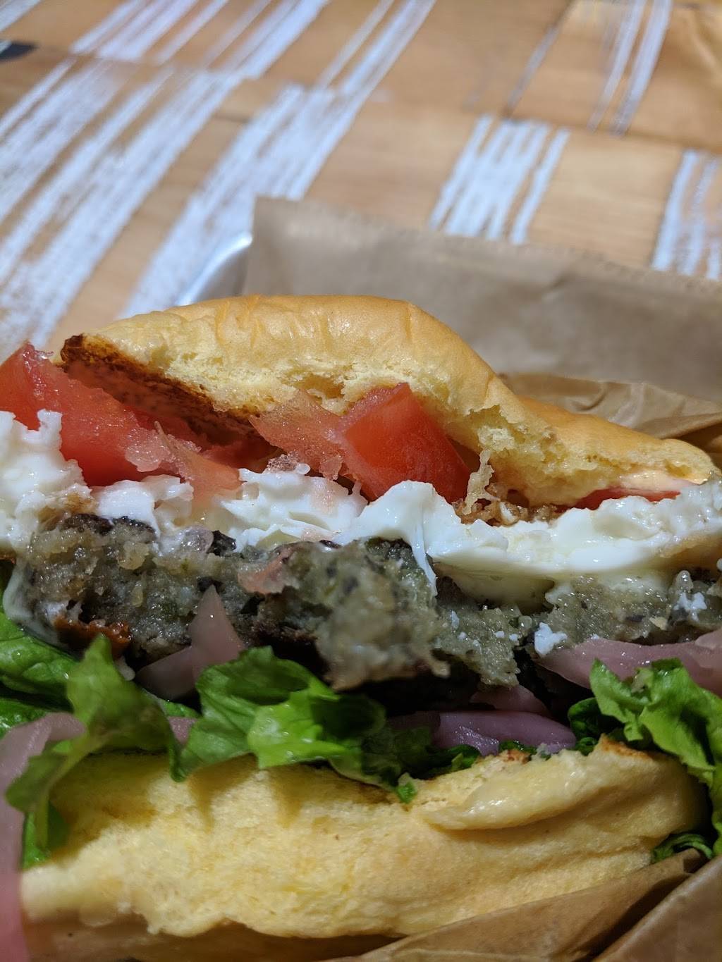 Mainely Burgers | restaurant | 133 Guest St, Brighton, MA 02135, USA | 6179033437 OR +1 617-903-3437