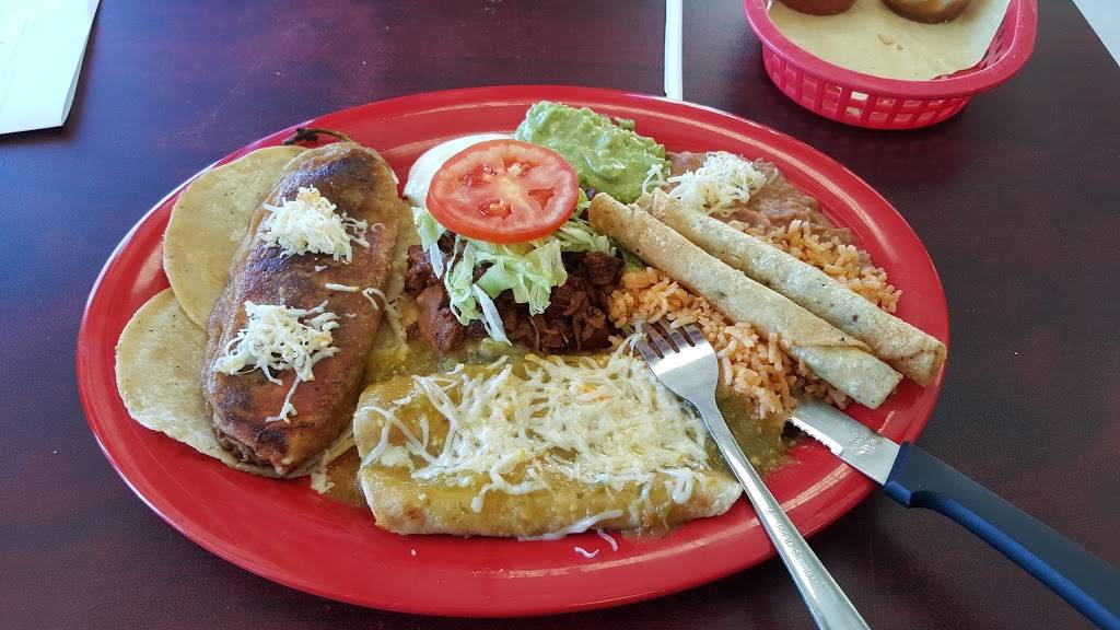 Tacos Chinampa | restaurant | 7500 N Mesa St #302, El Paso, TX 79912, USA | 9155816157 OR +1 915-581-6157