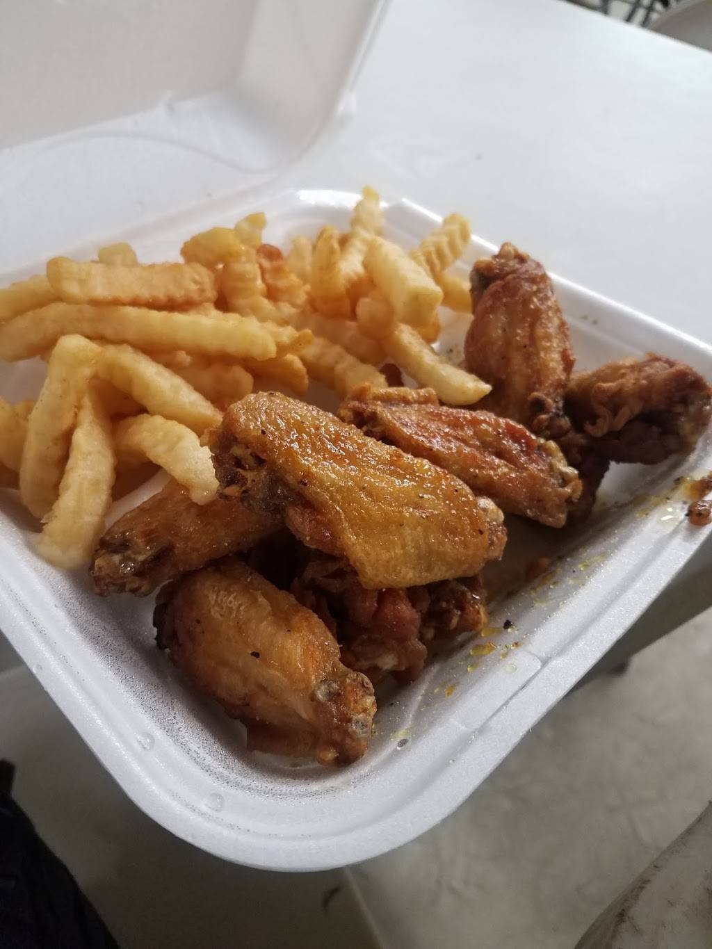 Btjs wings | restaurant | 846 S Irby St, Florence, SC 29501, USA | 8437995686 OR +1 843-799-5686