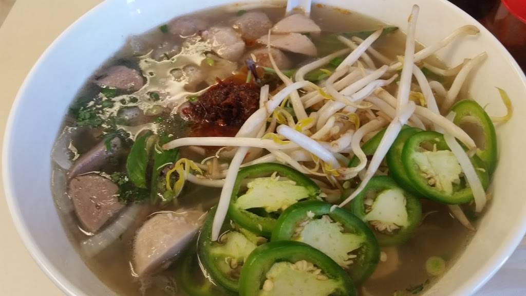 Mama Mais Noodles | restaurant | 2824 Stanley St, Stevens Point, WI 54481, USA | 7159979385 OR +1 715-997-9385