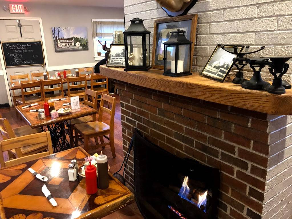 Jakes Place Restaurant & Market | restaurant | 511 Thompson St, Ashland, VA 23005, USA | 8047983287 OR +1 804-798-3287