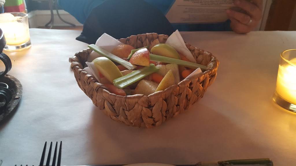 Lucernes Fondue & Spirits | restaurant | 845 N Church St, Rockford, IL 61103, USA | 8159682665 OR +1 815-968-2665