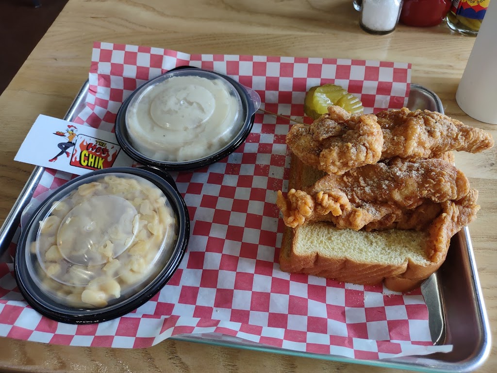 The Hot Chik | restaurant | 670 Lake Joy Rd Suite 400, Kathleen, GA 31047, USA | 4783135459 OR +1 478-313-5459