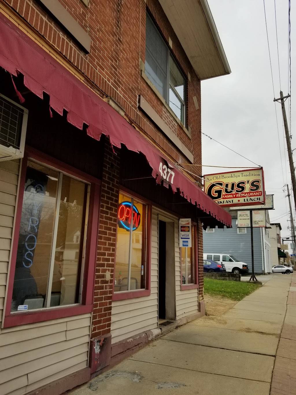 Guss Family Restaurant | restaurant | 4377 State Rd, Cleveland, OH 44109, USA | 2166615967 OR +1 216-661-5967