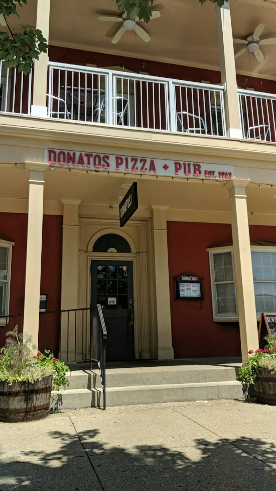 Donatos Pizza | restaurant | 116 E Broadway, Granville, OH 43023, USA | 7409204774 OR +1 740-920-4774