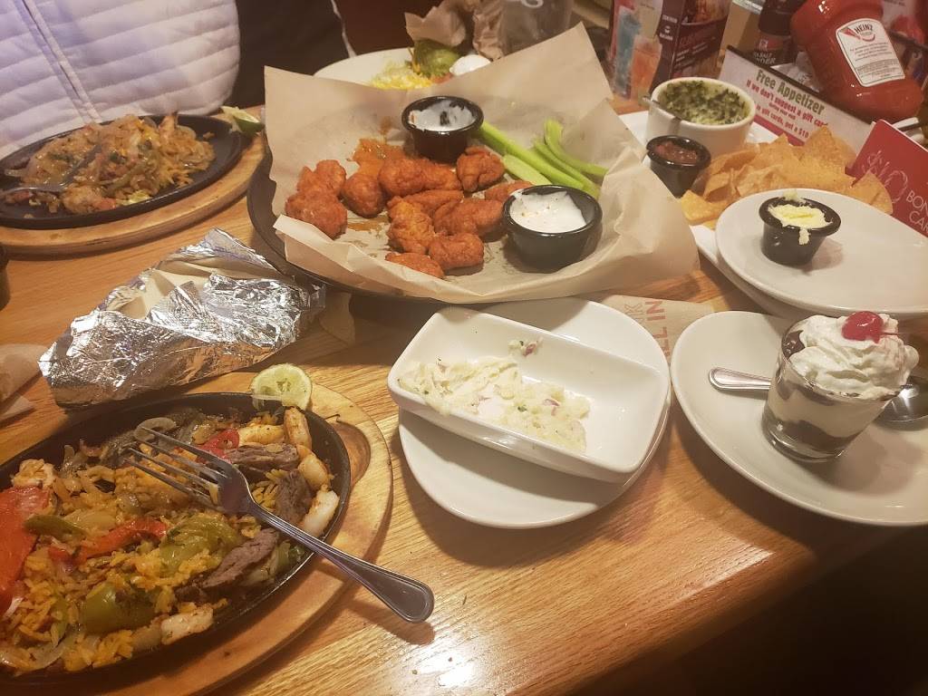 Applebees Grill + Bar | restaurant | 1753 S Robert St, West St Paul, MN 55118, USA | 6514570530 OR +1 651-457-0530