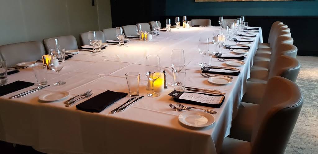 Perrys Steakhouse & Grille | restaurant | 114 W 7th St, Austin, TX 78701, USA | 5124746300 OR +1 512-474-6300