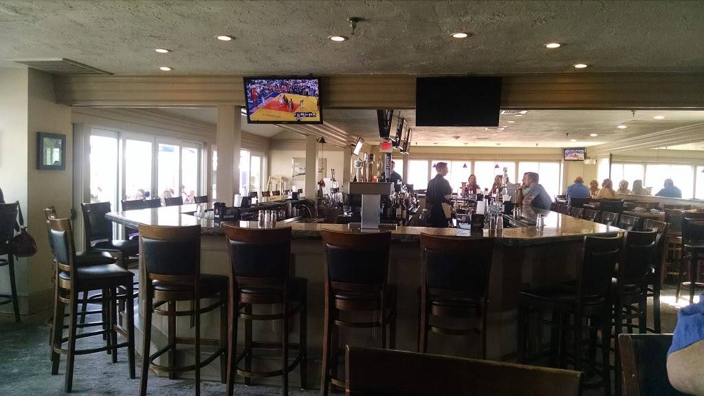 Waterfront Bar and Grill | restaurant | 170 Water St # 170, Plymouth, MA 02360, USA | 5085918393 OR +1 508-591-8393
