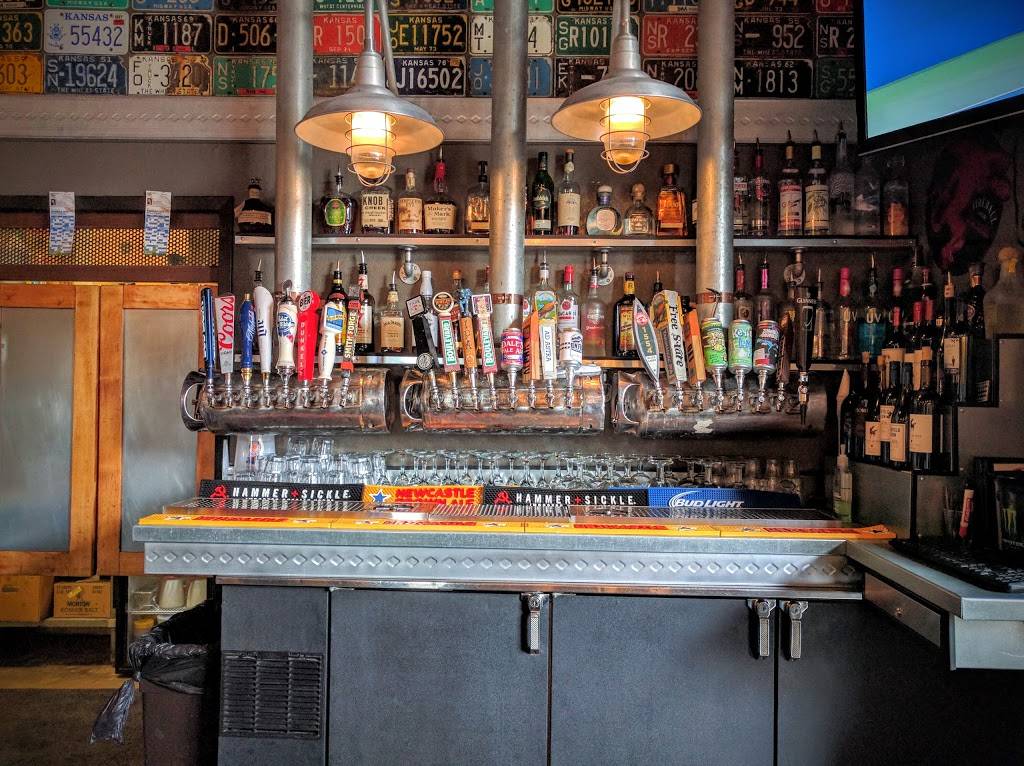 Knubs Pub | restaurant | 5386 Roberts St, Shawnee, KS 66226, USA | 9134415682 OR +1 913-441-5682