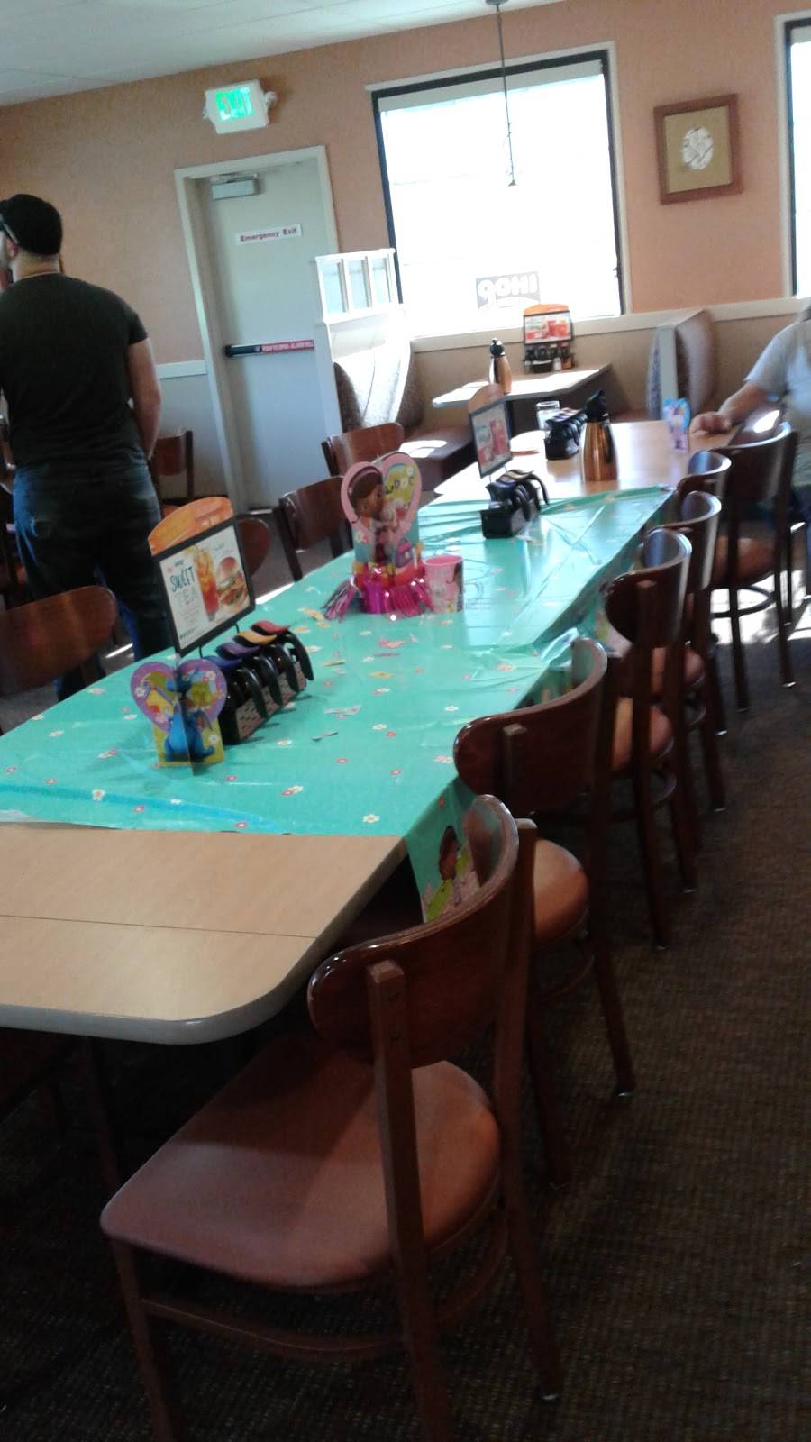 IHOP | restaurant | 2040 Ken Pratt Blvd, Longmont, CO 80501, USA | 3037766262 OR +1 303-776-6262