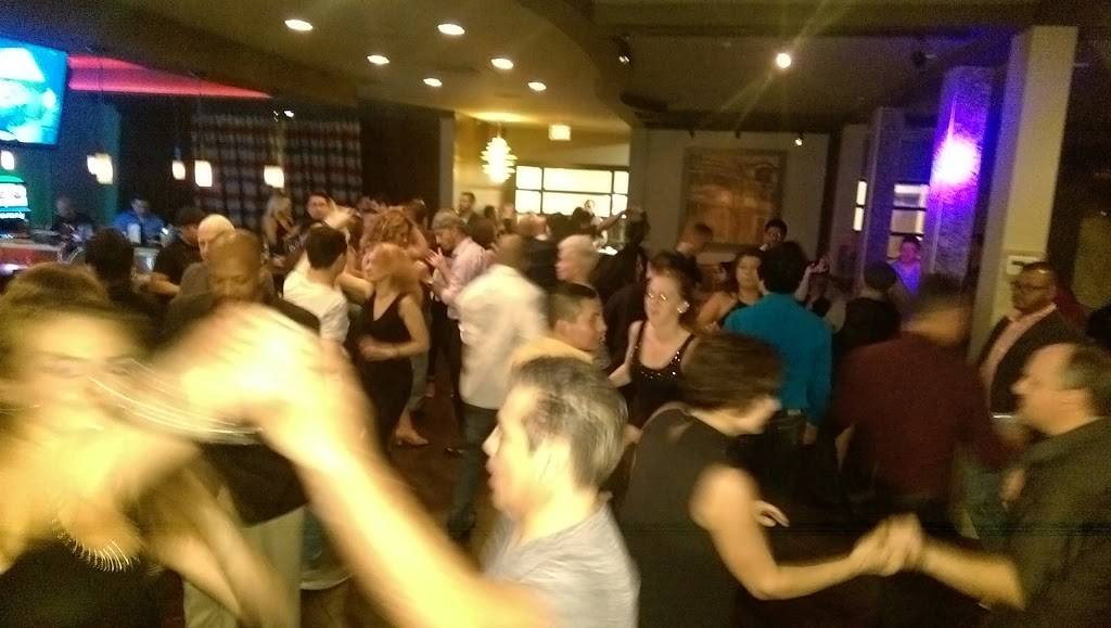 Entre Bar and Grill | restaurant | 1725 E Algonquin Rd, Schaumburg, IL 60173, USA | 8472210622 OR +1 847-221-0622