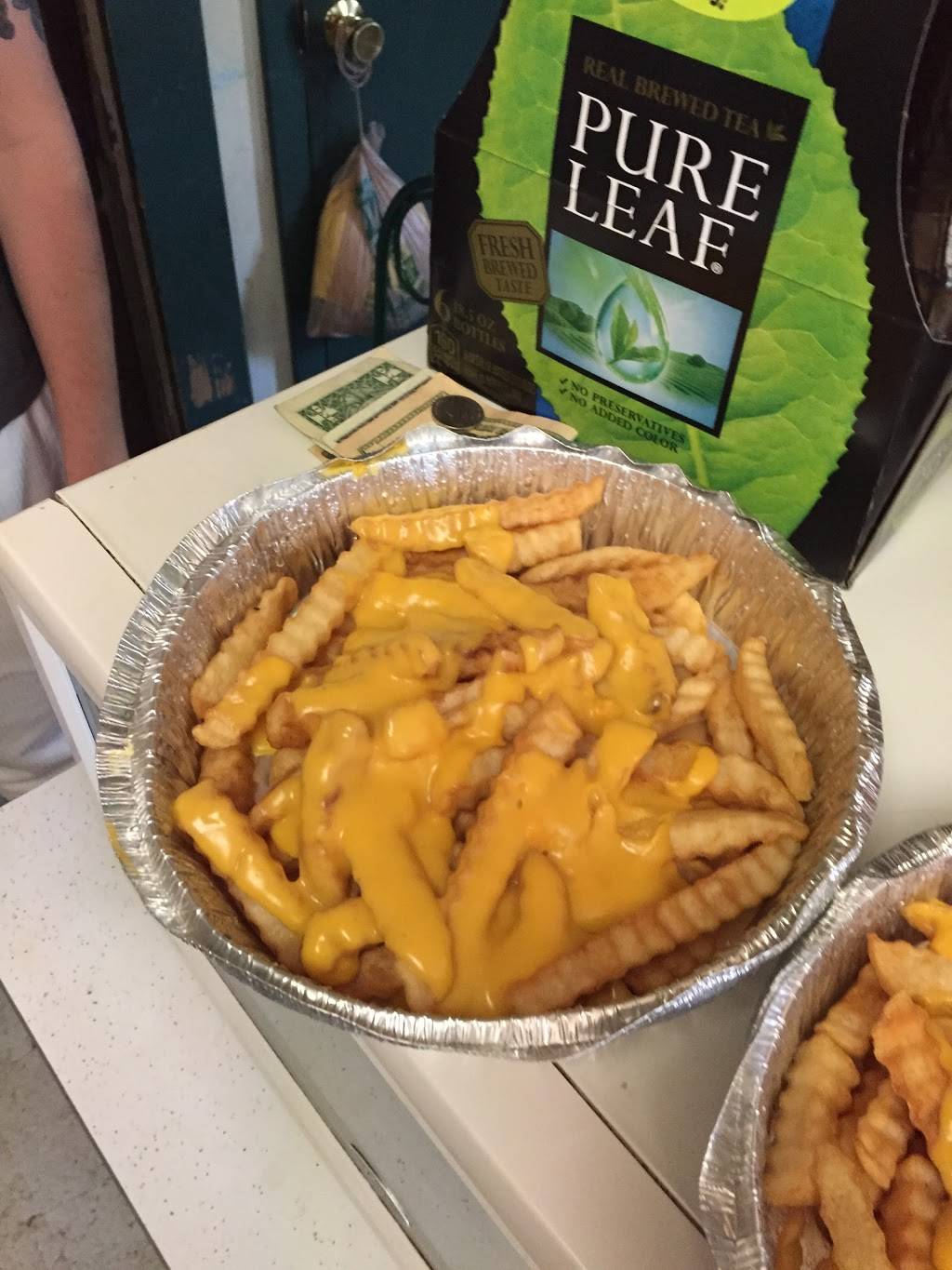 Sub Shoppe | restaurant | 103 S Cherry Ave, Maple Shade Township, NJ 08052, USA | 8567798505 OR +1 856-779-8505