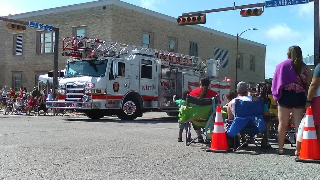 Subway Restaurants | restaurant | 407 W Abram St, Arlington, TX 76010, USA | 8177955800 OR +1 817-795-5800