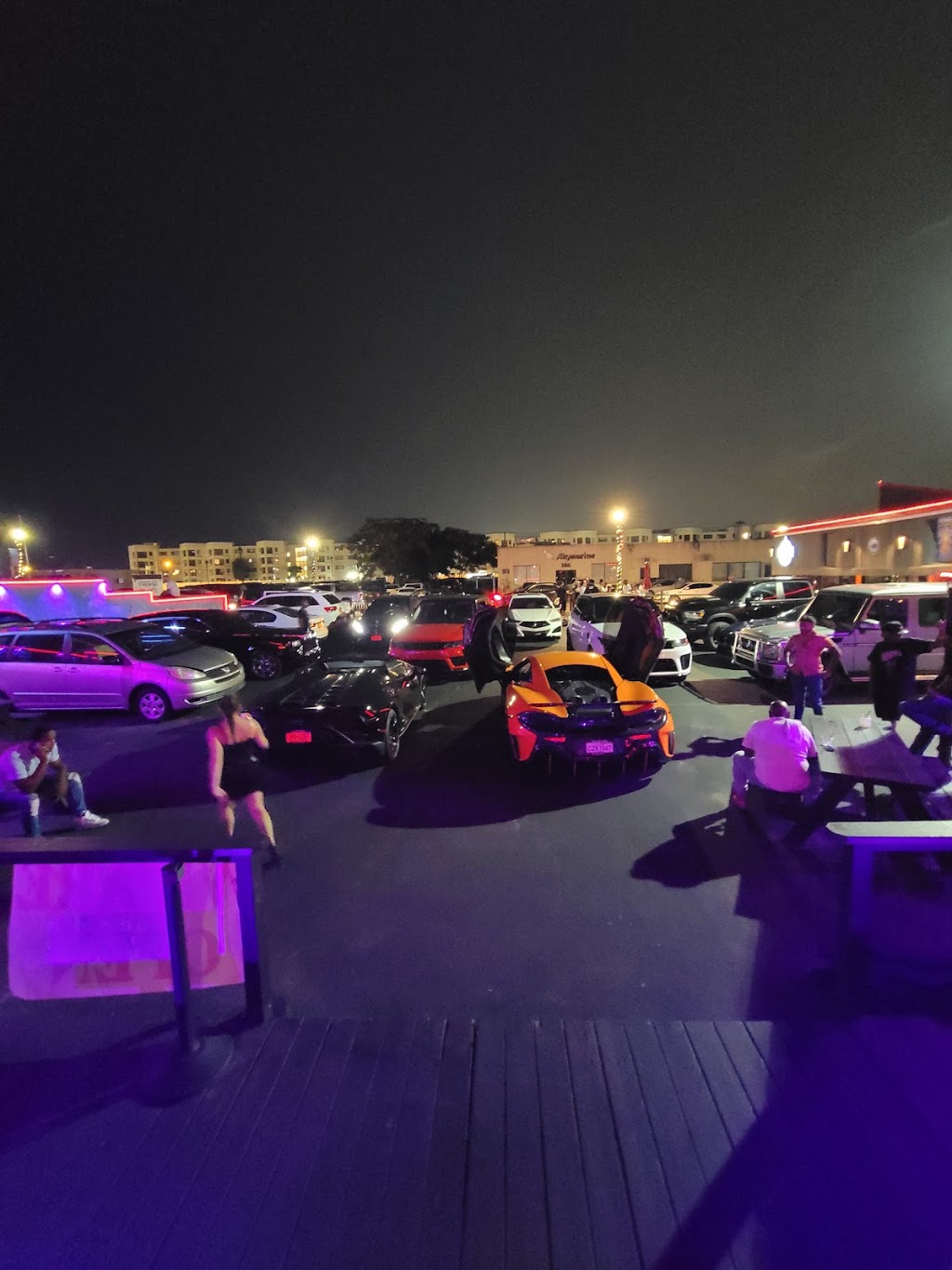 Agua on the Mile | restaurant | 379 Woodcleft Ave, Freeport, NY 11520, USA | 5166009680 OR +1 516-600-9680