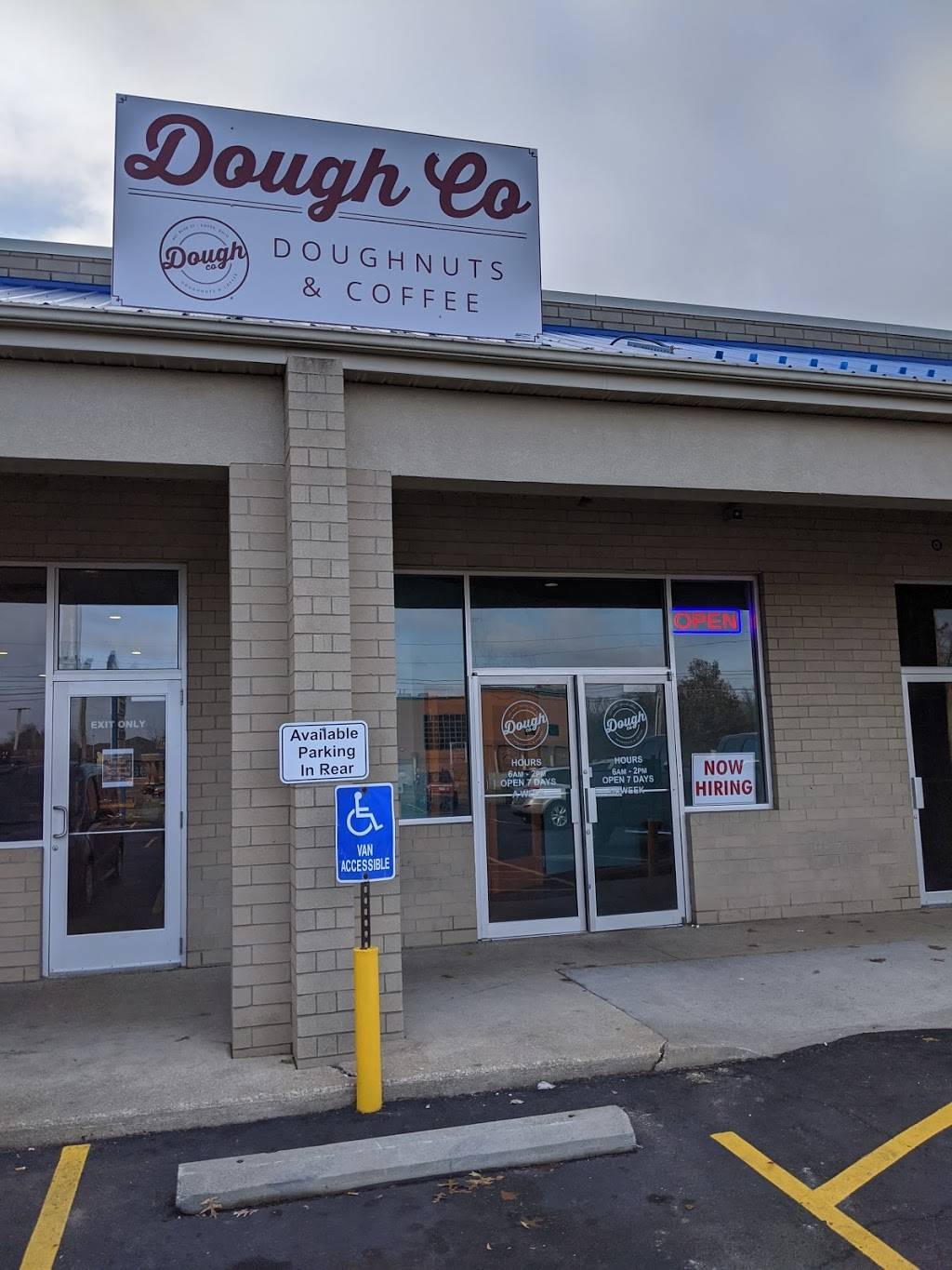 Dough Co. Doughnuts & Coffee | bakery | 4742 Hills and Dales Rd NW, Canton, OH 44708, USA | 3309158053 OR +1 330-915-8053