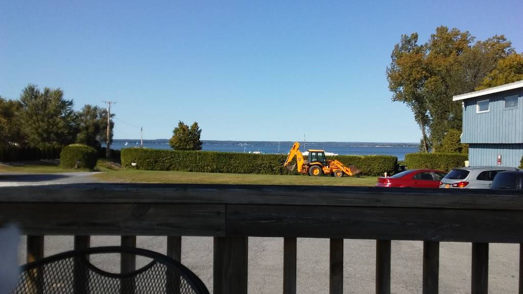 Johnnies Pier 31 | restaurant | 3653 NY-31, Canastota, NY 13032, USA | 3156977007 OR +1 315-697-7007