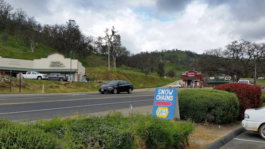 Subway | meal takeaway | 35335 CA-41 Suite 5, Coarsegold, CA 93614, USA | 5596582500 OR +1 559-658-2500