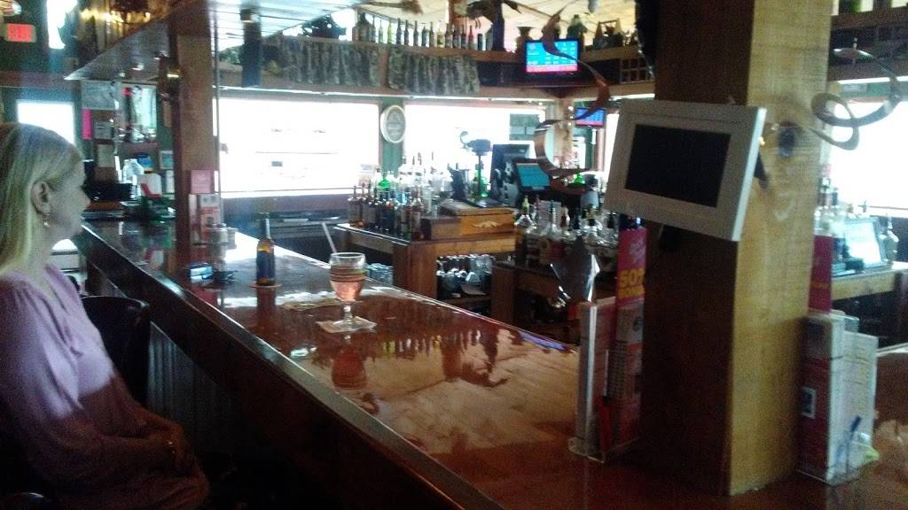 The Outlet Restaurant | restaurant | 2401 NY-10, Caroga Lake, NY 12032, USA | 5188353911 OR +1 518-835-3911