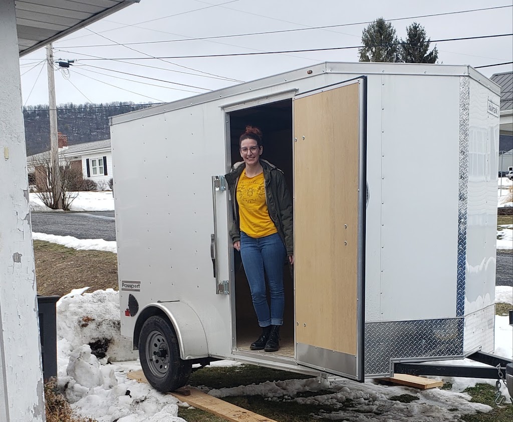 Bees Knees Coffee | meal takeaway | 114 E College Ave, Pleasant Gap, PA 16823, USA | 8148832337 OR +1 814-883-2337