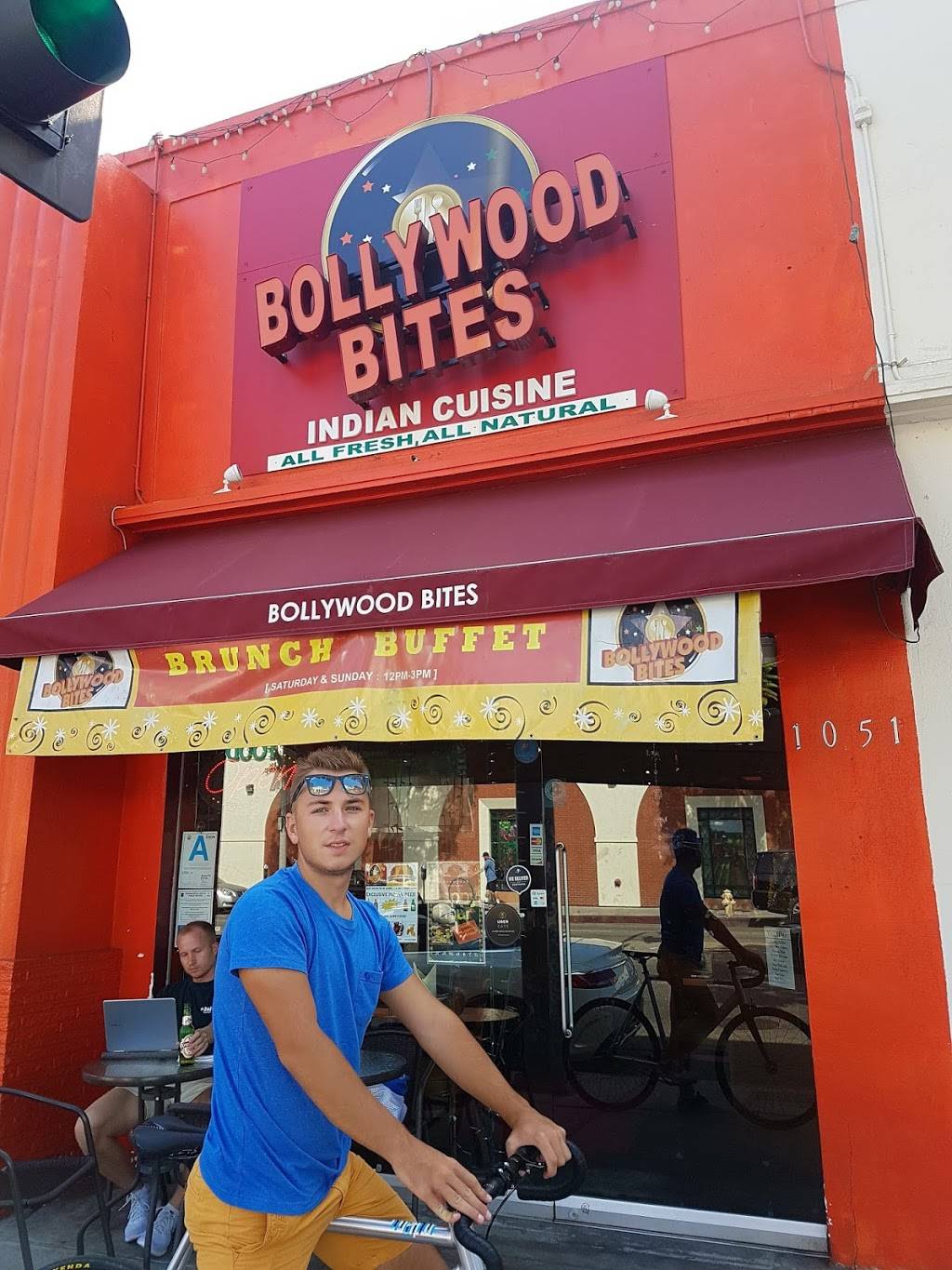 Bollywood Bites | restaurant | 1051 Gayley Ave, Los Angeles, CA 90024, USA | 3108241046 OR +1 310-824-1046