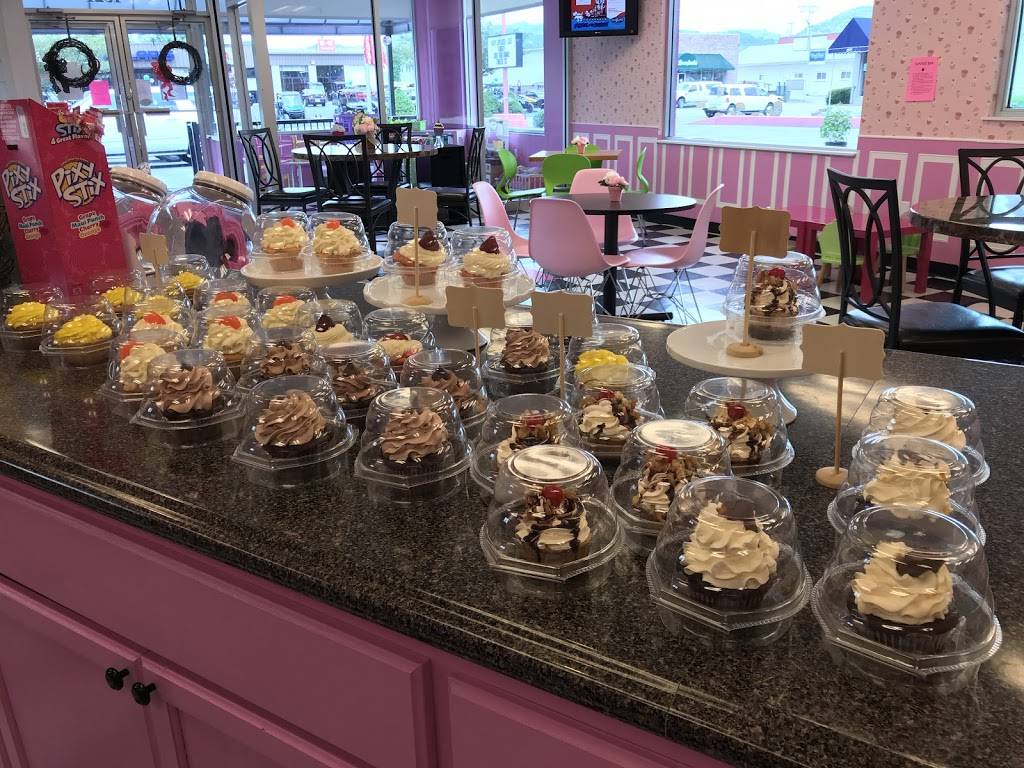 Party Cupcakes | restaurant | 1521 E Cumberland Ave, Middlesboro, KY 40965, USA | 6062483447 OR +1 606-248-3447
