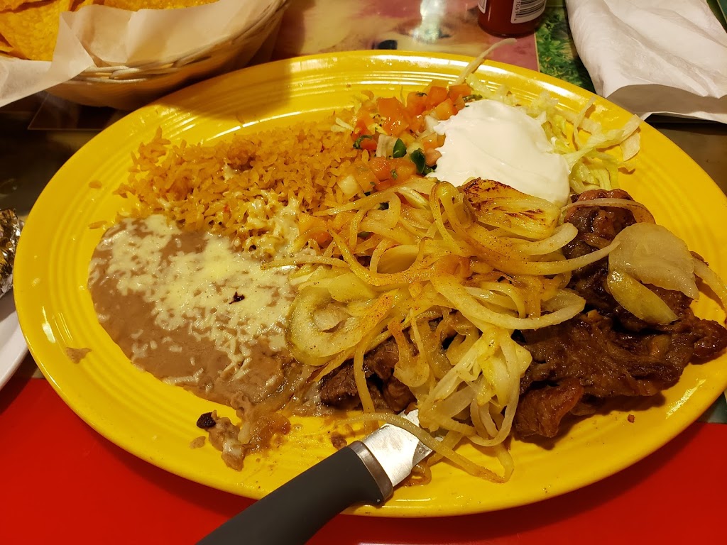 La Fiesta Charra | restaurant | 3079 Floyd Blvd, Sioux City, IA 51104, USA | 7122391005 OR +1 712-239-1005