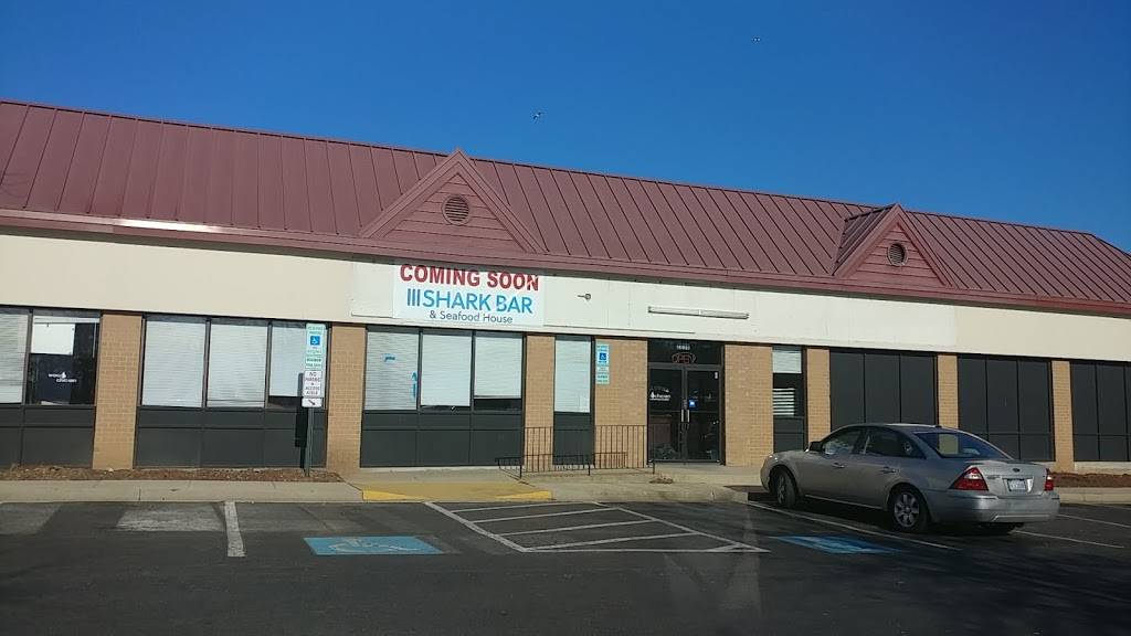 III Shark Bar And Seafood House | restaurant | 2056 Crain Hwy, Waldorf, MD 20601, USA | 2404120169 OR +1 240-412-0169
