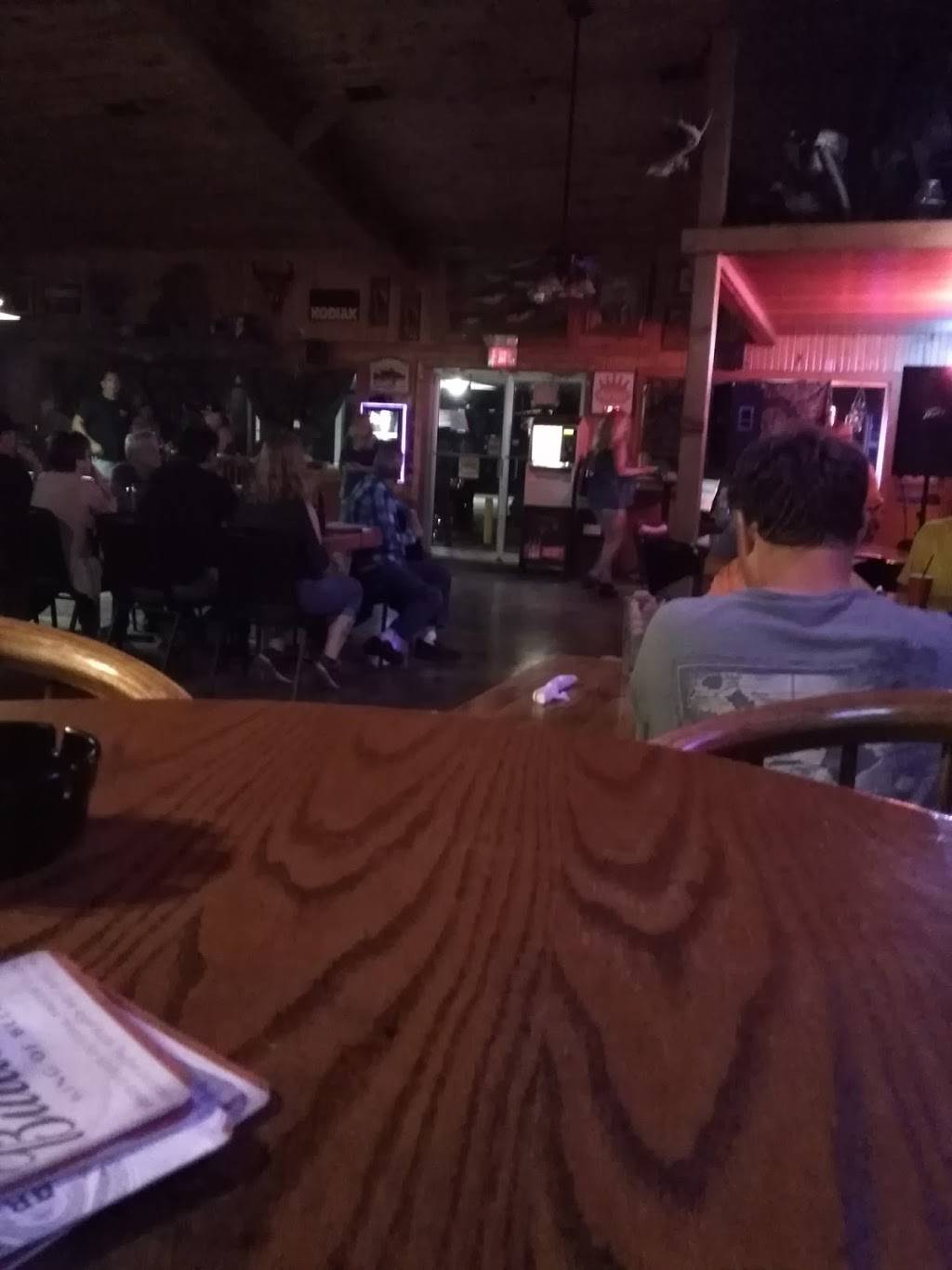 Fuzzys Bar & Grill | restaurant | 646-658 State Hwy Y, Eldon, MO 65026, USA | 5733925521 OR +1 573-392-5521