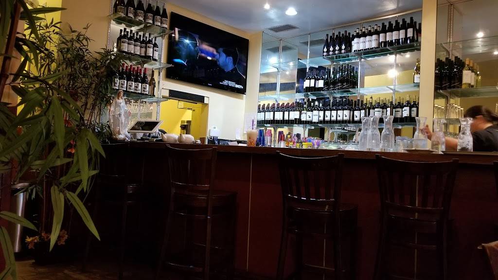 Saigon Pho & Cafe | restaurant | 726 Lake St, Oak Park, IL 60301, USA | 7086890389 OR +1 708-689-0389