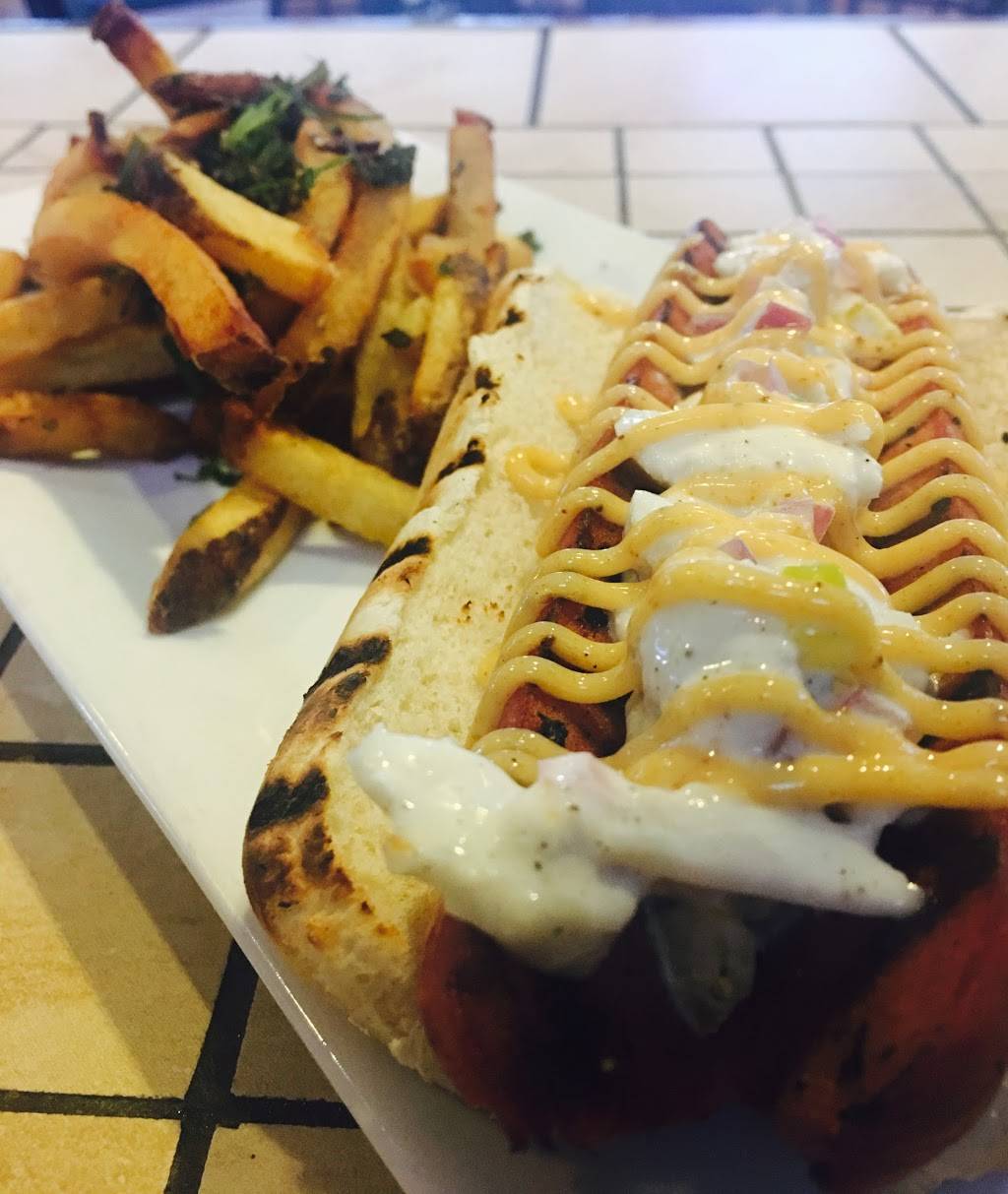 Grandstand Grille | restaurant | 2200 York Rd, Lutherville-Timonium, MD 21093, USA | 4439915649 OR +1 443-991-5649