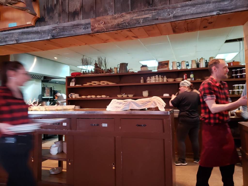 Cabane A Sucre Raymond/ Sucr’O’Max | restaurant | 444 Chemin Avila, Piedmont, QC J0R 1K0, Canada | 4502242569 OR +1 450-224-2569