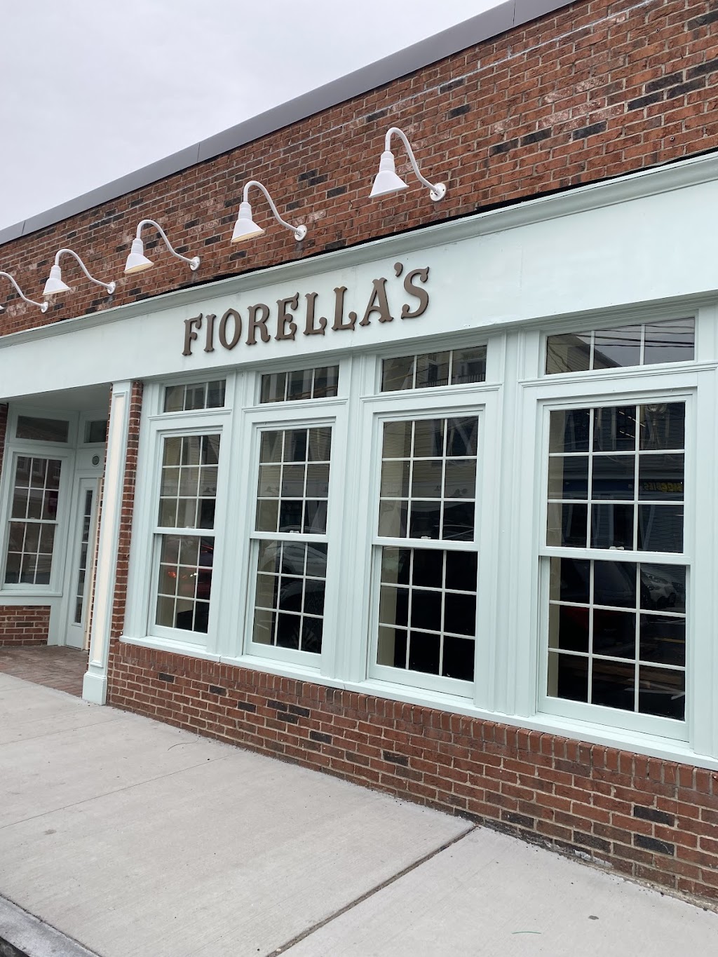 Fiorellas Trattoria | meal takeaway | 25 Waltham St, Lexington, MA 02421, USA | 7813233300 OR +1 781-323-3300