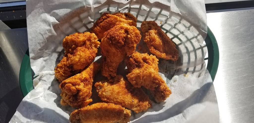 Pizza Shuttle | meal delivery | 1827 N Farwell Ave, Milwaukee, WI 53202, USA | 4142899993 OR +1 414-289-9993