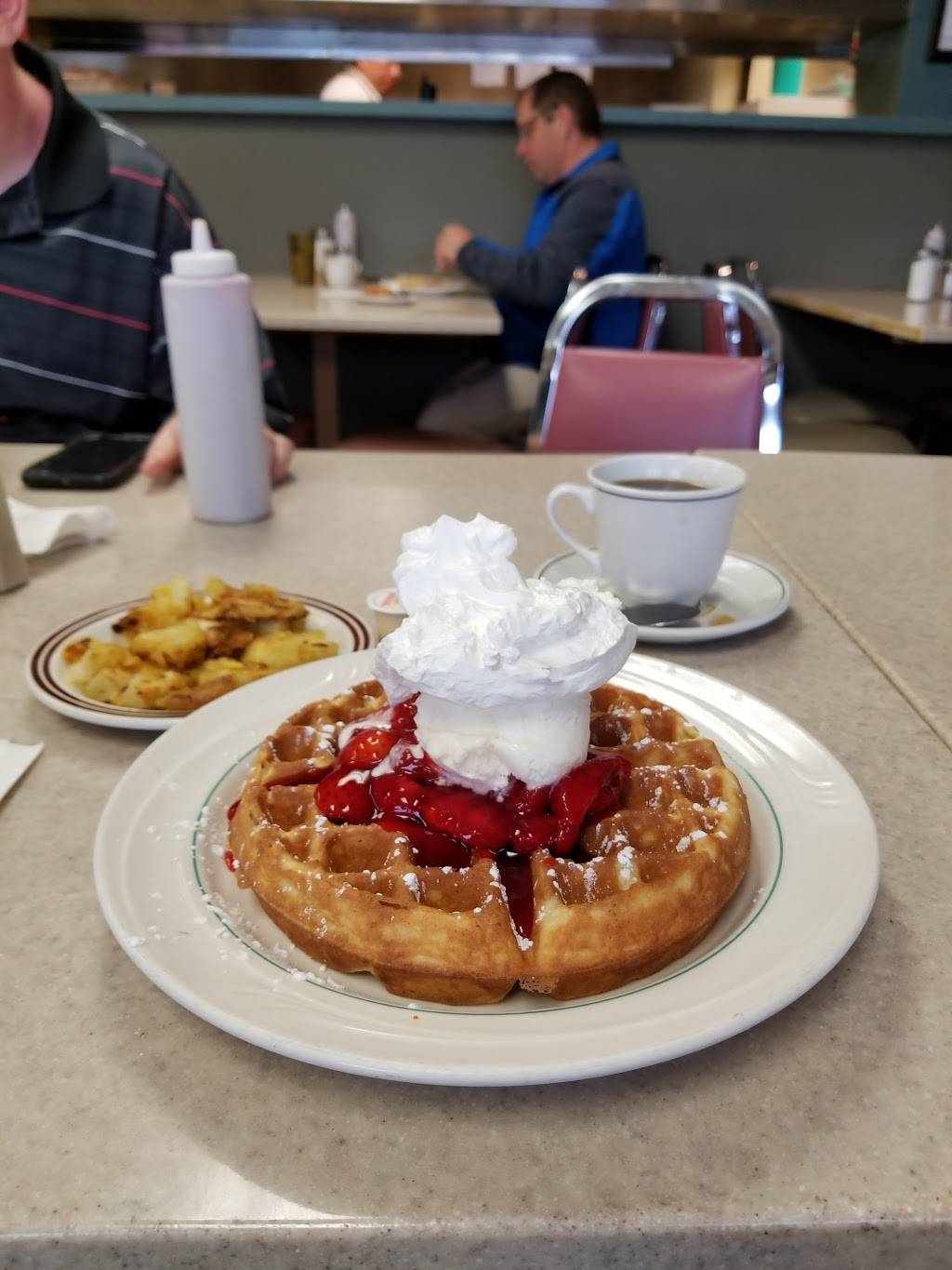 Eli’s Restaurant | restaurant | 177 Queen St, Chatham, ON N7M 2G9, Canada | 5193510888 OR +1 519-351-0888