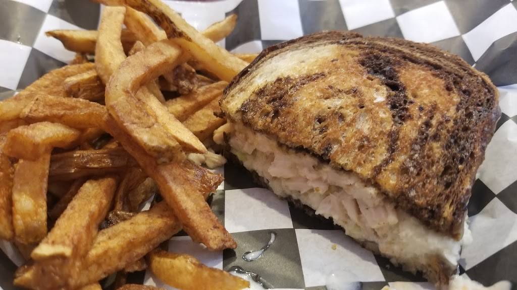 Eats & Sweets | restaurant | 305 Pylesville Rd, Pylesville, MD 21132, USA | 4434240800 OR +1 443-424-0800