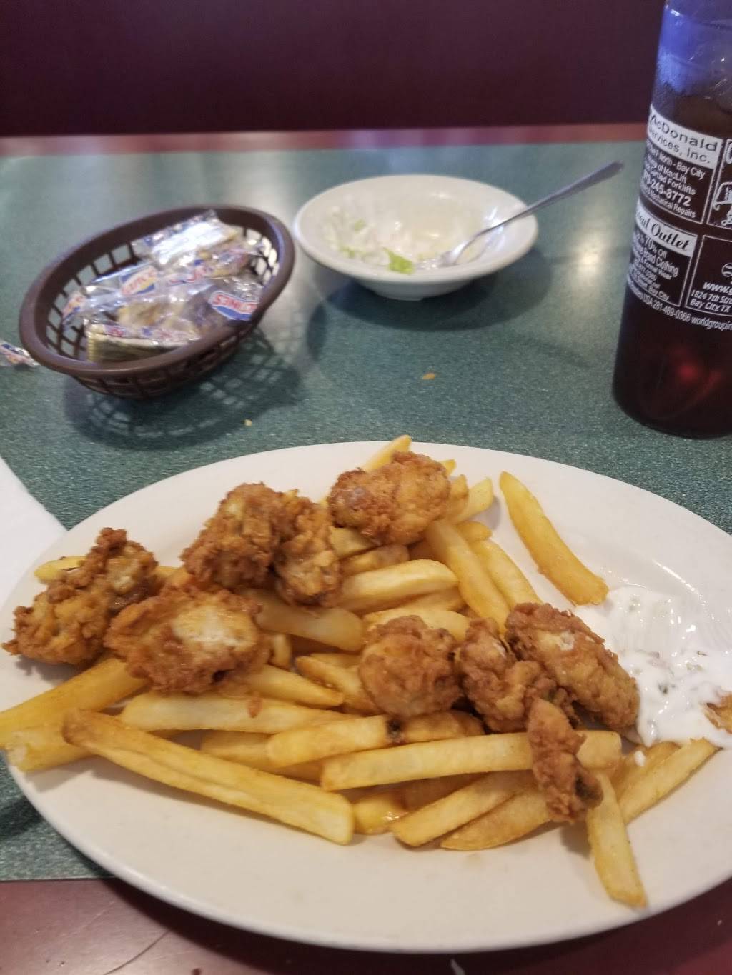 Baytown Seafood | restaurant | 8765 TX-35, Van Vleck, TX 77482, USA | 9793230444 OR +1 979-323-0444